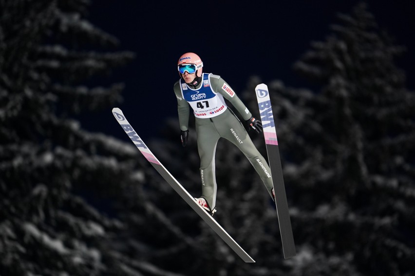 Skoki narciarskie WYNIKI. Kwalifikacje do drugiego konkursu PŚ w Lillehammer przebrnęło pięciu Polaków. Najwyżej był Stoch, wygrał Lanisek