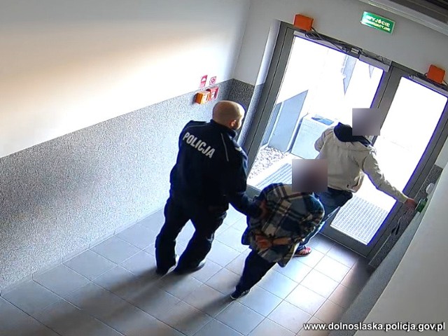 Na Dolnym Śląsku doszło do bezpardonowego zachowania wobec policjantów podczas zatrzymania.