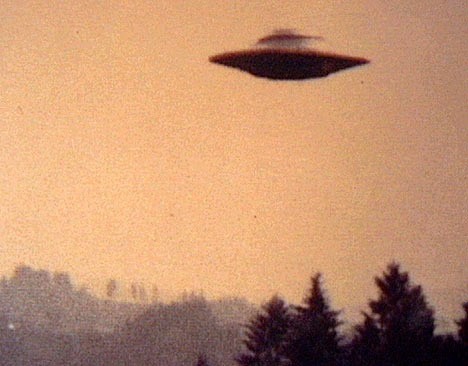 UFO to pochodzący z języka angielskiego skrót oznaczający...