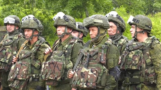 Ochotnicy z batalionu sformowanego w Kraju Nadmorskim Rosji. Na froncie stają się najczęściej „mięsem armatnim”