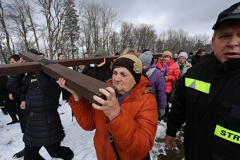 Droga Krzyżowa z Nowej Słupi na Święty Krzyż