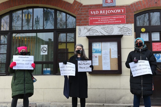 Protest pod sądem w Toruniu. Zobacz, jak było!