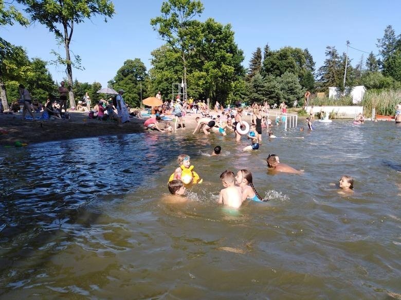 Kąpielisko na Oporowie założone jest na sztucznym zbiorniku...