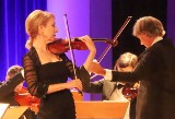 Koncert "Purpurowy Stradivarius" w sali Radomskiej Orkiestry Kameralnej. Piękne muzyczne wydarzenie. Zobacz zdjęcia