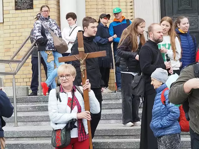 Kilkadziesiąt osób wzięło udział w pielgrzymce do Łagiewnik.