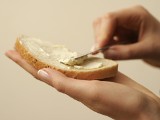 Ostrożnie przy zakupie masła! Prokuratura bada czy produkt pochodzący z Wrześni nie jest skażony bakterią E.coli