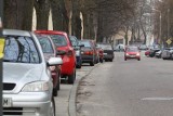 Gdyńska policja zapowiada, że zadba o bezpieczeństwo pieszych na chodnikach. W tle nowy taryfikator mandatów