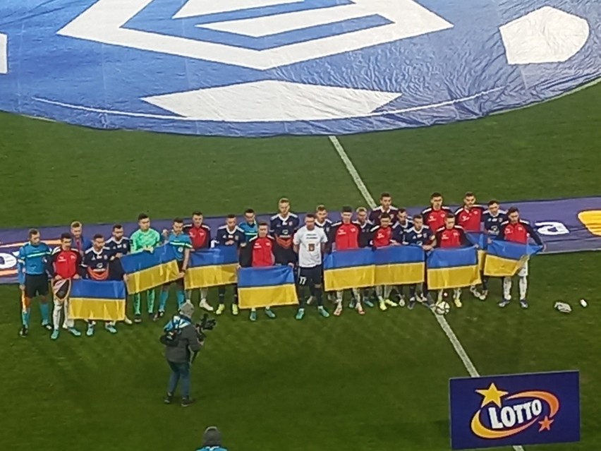 Kraków. Stop rosyjskiej agresji! Solidarni z Ukrainą na stadionie Cracovii [ZDJĘCIA]