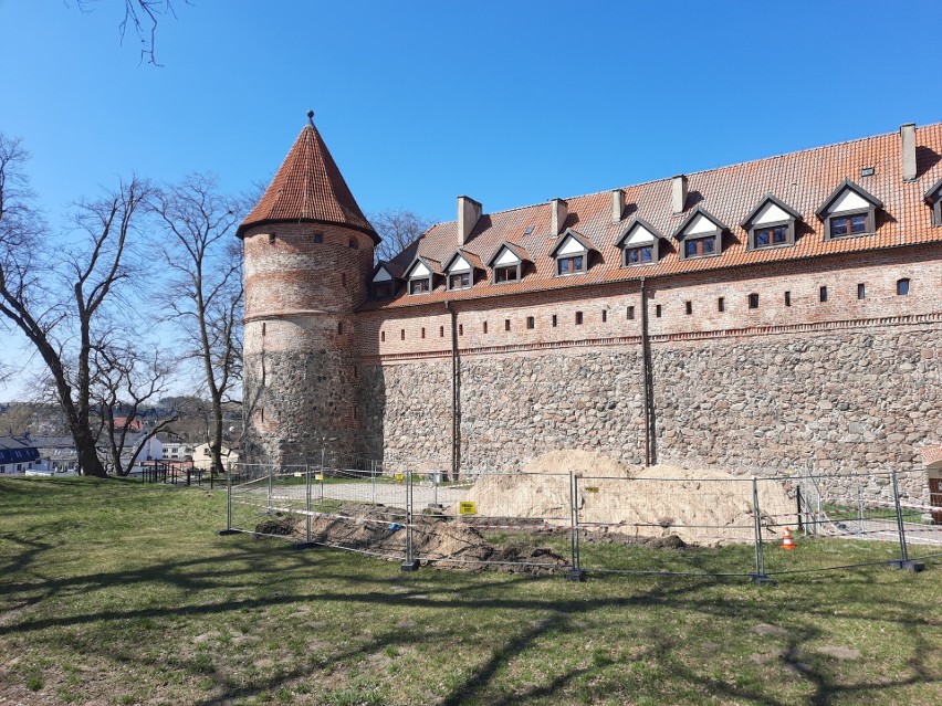 Przy bytowskim zamku będzie piękniej. Nie zobaczymy już...