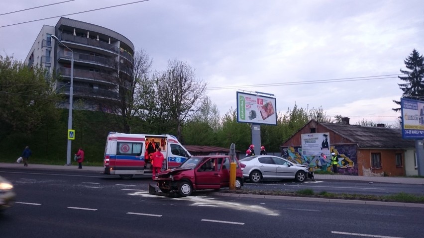 Zderzenie dwóch samochodów na ul. Nadbystrzyckiej