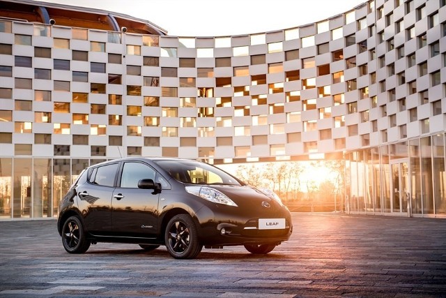 Nissan Leaf Black Edition Edycja limitowana będzie dostępna w sprzedaży w Europie w ograniczonej liczbie egzemplarzy od marca do sierpnia 2017 roku. Fot. Nissan