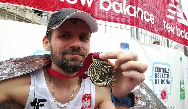 1 miejsce - Robert Pasieczny, radny gminy Gorzyce, prezes klubu FARTLEK GO.  Nominacja za sportową aktywizację mieszkańców i popularyzowanie biegania.
