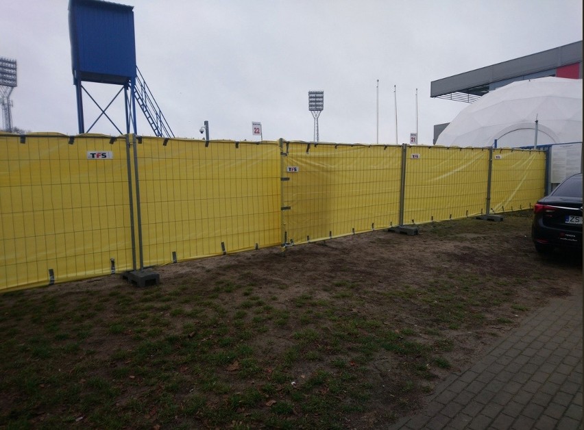 Stadion Pogoni szykowany na mecz z Zagłębiem Sosnowiec.