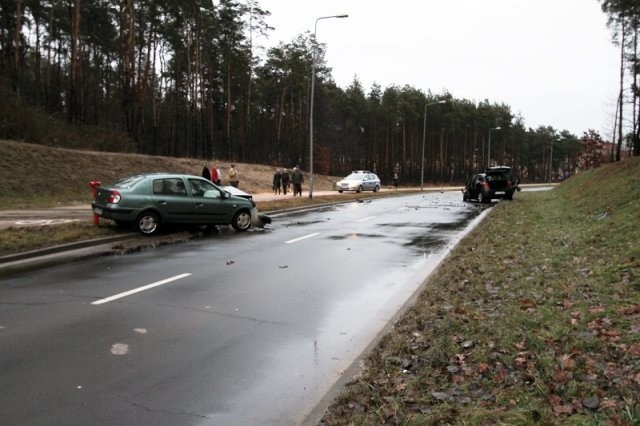 W Zielonej Górze na ul. Rzeźniczaka renault zderzyło się z toyotą.