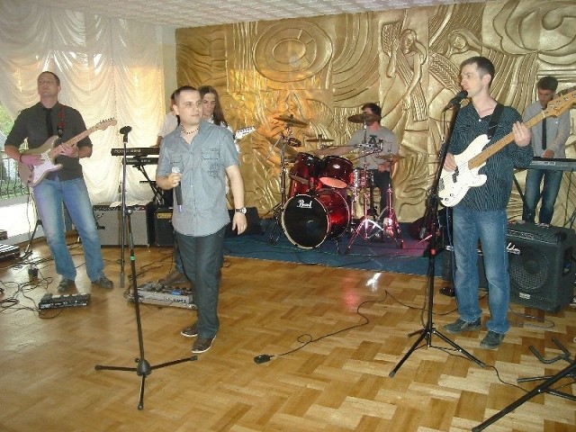 W Garbatce muzycy zagrali głownie utwory ze swojej pierwszej płyty   