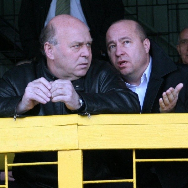 Kazimierz Greń (z prawej) skutecznie poprowadził kampanię wyborczą Grzegorza Laty (z lewej), nowego prezesa Podkarpackiego Związku Piłki Nożnej.