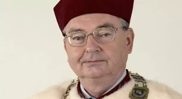 Rektor Wyższej Szkoły Handlowej, doktor Jan Waluszewski.