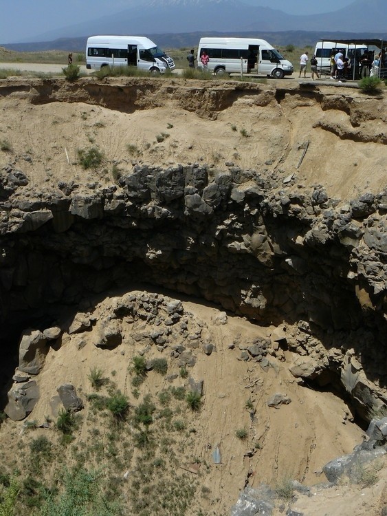 Krater po meteorycie na granicy turecko-iranskiej