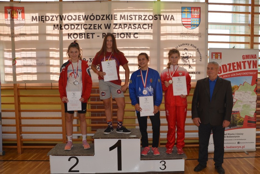 Trzy medale zapaśniczek Guliwera Kielce na Międzywojewódzkich Mistrzostwach Młodziczek [ZDJĘCIA]