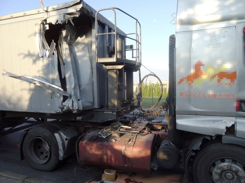 Wypadek w Jarocinie: Ciężarówka staranowała autobus miejski