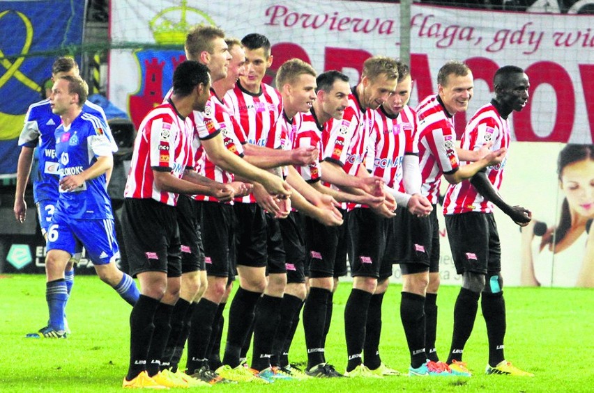 „Kołyskę” pokazuje się, gdy komuś w drużynie lub w sztabie...