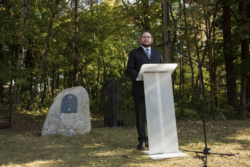 Brok. Cmentarz żydowski został oznakowany. Trwa program znakowania cmentarzy żydowskich w Polsce. 5.10.2021