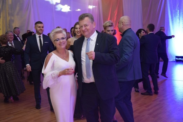 Bal Noworoczny 2019 odbył się w hali Ośrodka Sportu i Rekreacji. Rozpoczął się w sobotę, 26 stycznia o godz. 20. Bawi się na nim około 500 par. Zaproszenie kosztowało 250 zł od osoby.