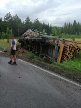 Kalnica. Tragiczny wypadek na DK66. Kia zderzyła się z ciężarówką