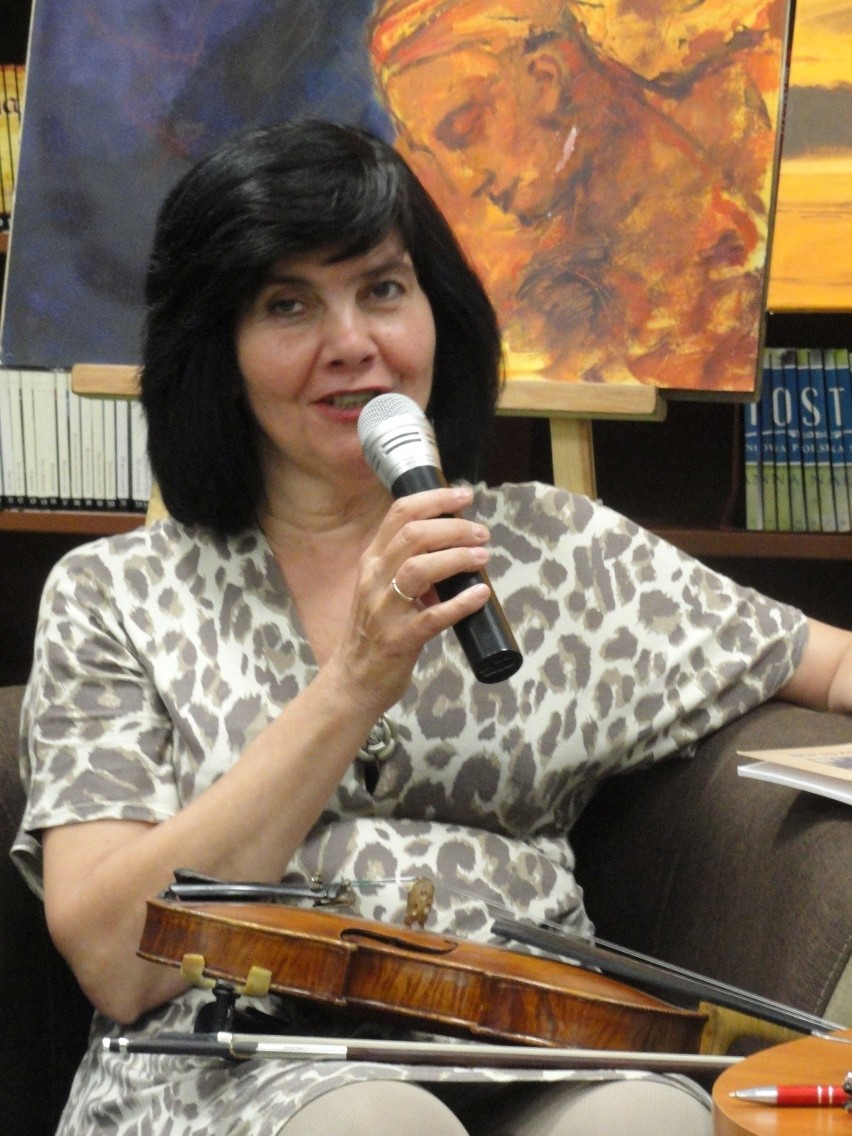 Małgorzata Mówińska-Zyśk  grała na skrzypcach.