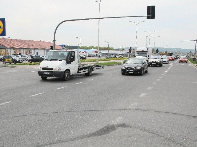 Od środy ma się rozpocząć wymiana asfaltu na dwóch skrzyżowaniach wyremontowanej ulicy Krakowskiej, z ulicą Jagiellońską i w rejonie Lidla