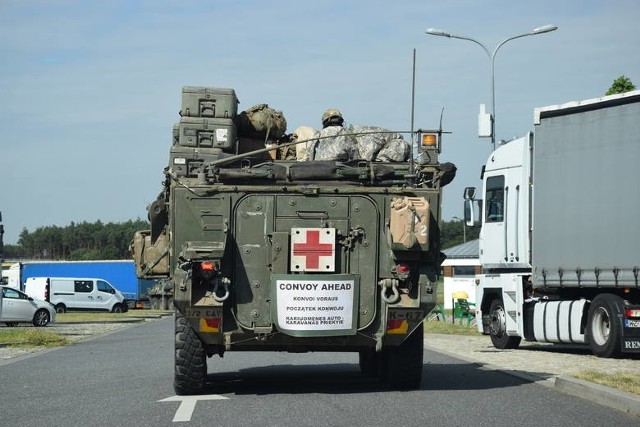 19 czerwca ciężarówka najechała na samochód z kolumny wojsk amerykańskich na węźle Wieluń ekspresowej drogi S8