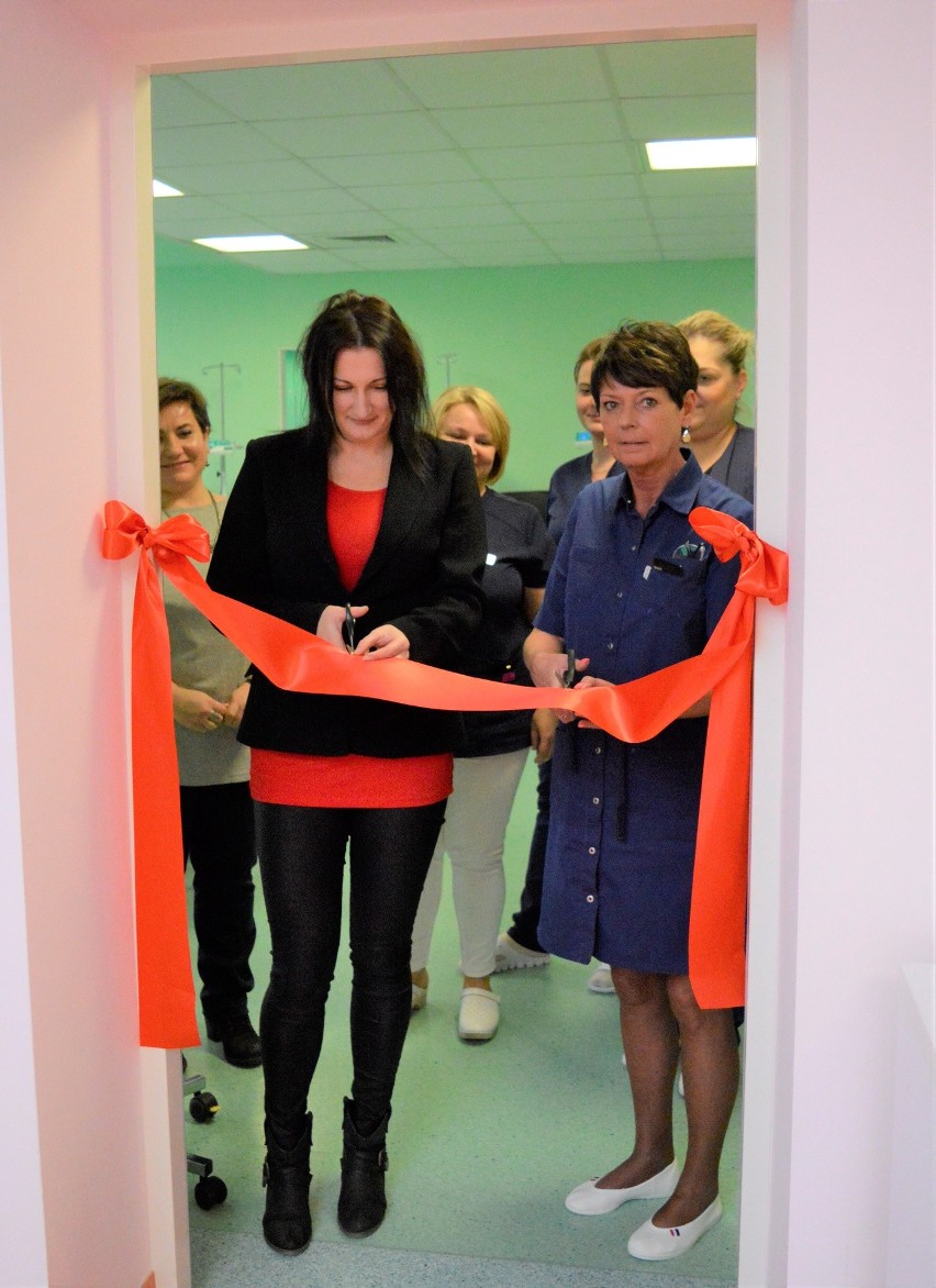 W Podkarpackim Ośrodku Onkologicznym w Brzozowie powstała nowa sala do dziennej chemioterapii dla kobiet z rakiem piersi [ZDJĘCIA]