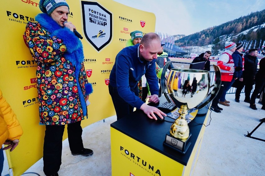 Kielczanin wygrał Fortuna Puchar Świata Deluxe Ski Jump! Finalistom kibicowało 10 tysięcy osób na Wielkiej Krokwi! [ZDJĘCIA]