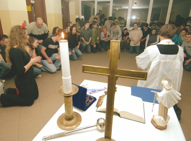 Nie tylko mieszkania, ale i akademiki odwiedzają księża