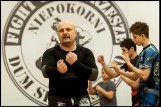 Zawodnik MMA stanął w obronie brutalnie pobitych nastolatków w Orzeszu. Napastnicy nie mieli żadnych szans! ZDJĘCIA