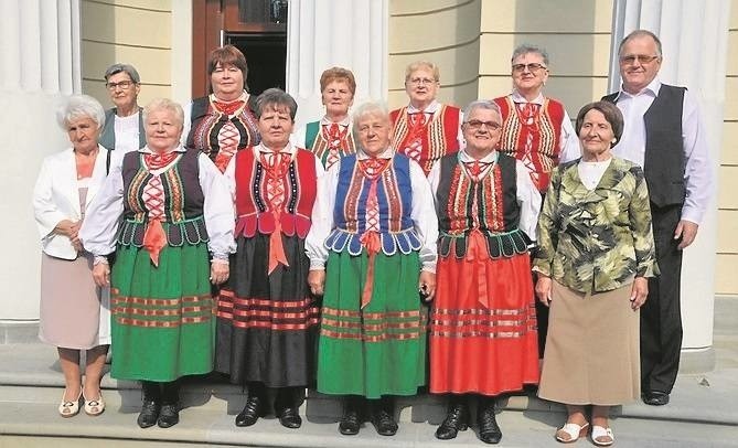 1. Rogowianka to zespół ludowy działający w gminie Końskie...