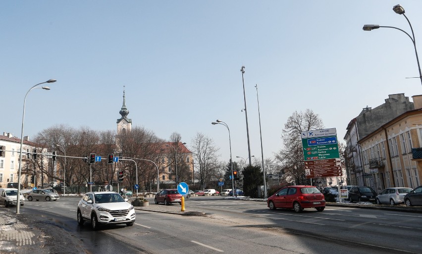 Na Placu Śreniawitów krzyżuje się kilka głównych ulic...