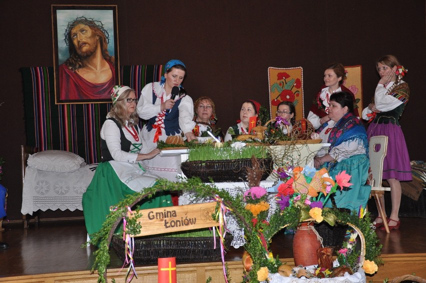 Na scenie wystąpiła grupa obrzędowa z Łoniowa.
