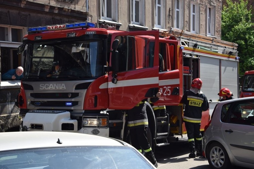 Błyskawicznie strażacy ugasili pożar pozostałości po...