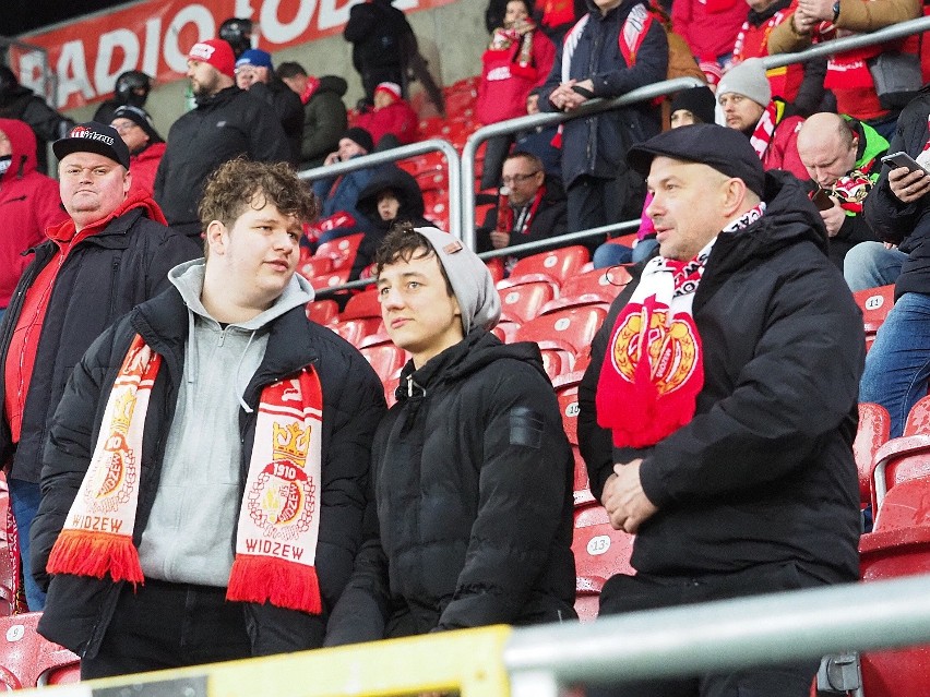 Widzew-Śląsk Wrocław KIBICE. Zdjęcia kibiców Widzewa. ZOBACZ ZDJĘCIA KIBICÓW