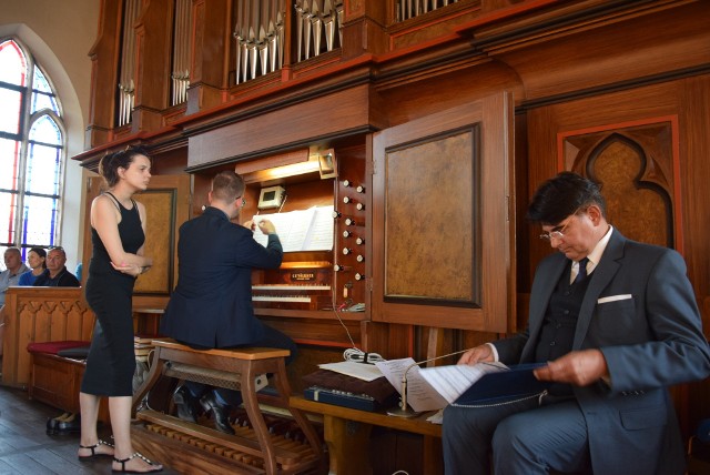 W kościele Najświętszego Zbawiciela w Ustce wystąpili tenor Jacek Szymański i organista Stanisław Maryjewski