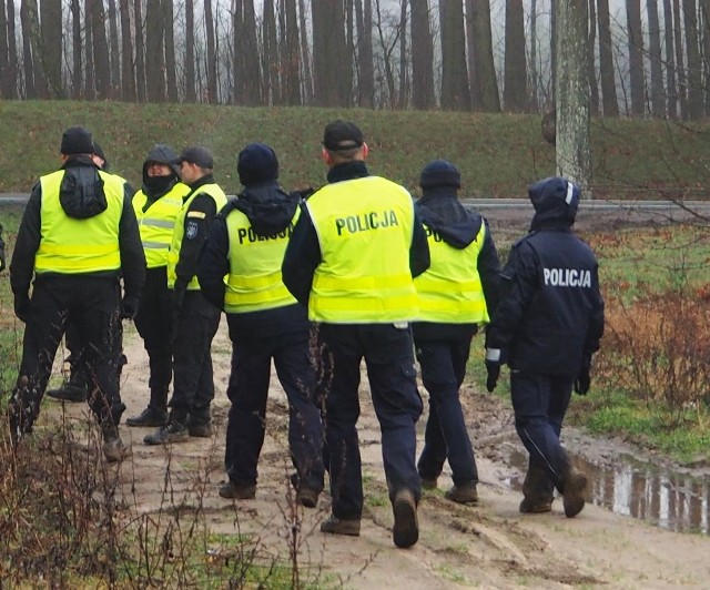 W poniedziałek, 14-grudnia wieczorem 44-latek wyszedł z Ośrodka Pomocy Społecznej w Dobiegniewie i przez długi czas nie dawał znaku życia. Ruszyła akcja poszukiwawcza mężczyzny.