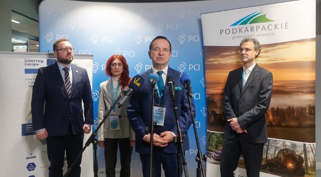 Od lewej: Michał Tabisz, prezes PCI, Margarita Chrysaki, marszałek Władysław Ortyl i Mirko Mazzarolo