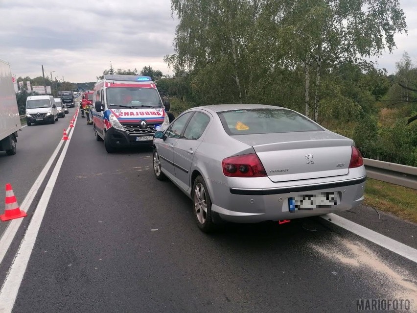 Trzy samochody zderzyły się w Dąbrowie na krajowej 46