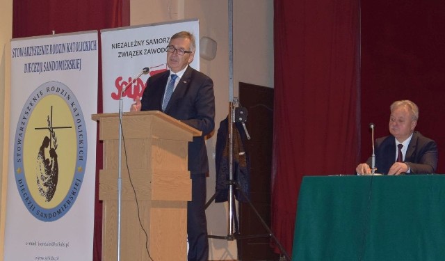 Jednym z uczestników konferencji był Stanisław Szwed, sekretarz stanu w Ministerstwie Rodziny, Pracy i Polityki Socjalnej.