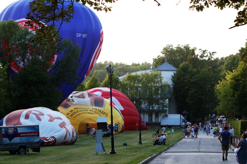 Zawody balonowe w Nałęczowie. Balony poszły w górę [DUŻO ZDJĘĆ]