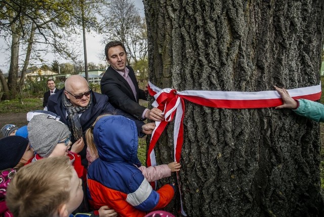 Akcję „ zgłoś drzewo na pomnik przyrody” zainaugurowano 27 kwietnia 2017 r. na Biskupiej Górce – pod topolą, która  została już uznana za pomnik przyrody w wyniku starań lokalnej społeczności