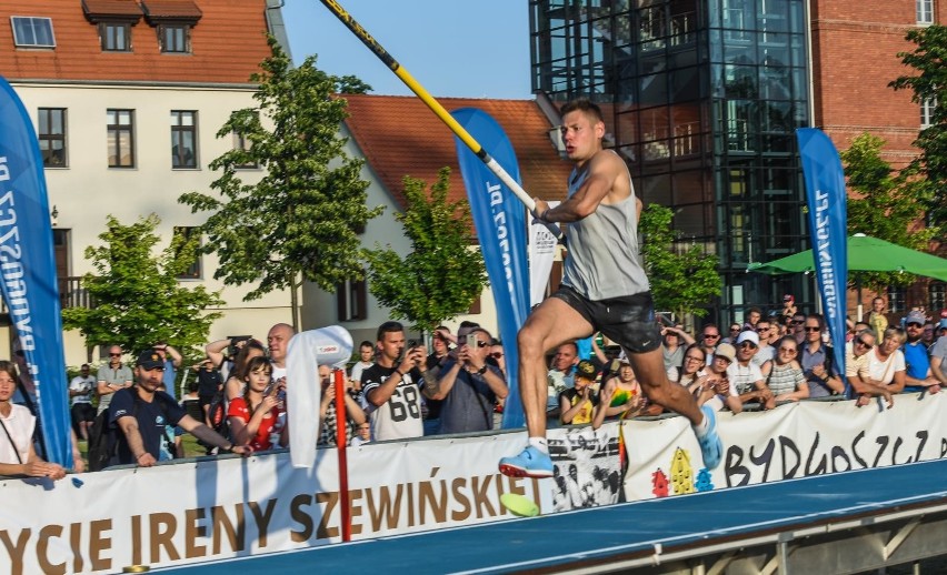 Paweł Wojciechowski wygrał konkurs skoku o tyczce, rozegrany...