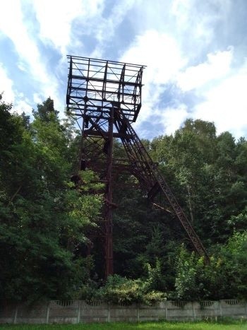 Wieża górnicza przy Muzealnej Izbie Górnictwa Kruszczowego w Miedziance kończy 120 lat. To jedyny taki obiekt w regionie. Zobacz zdjęcia