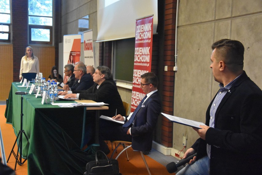 Debata prezydencka 2018 w Rybniku: sześciu kandydatów na urząd prezydenta odpowiada na pytania
